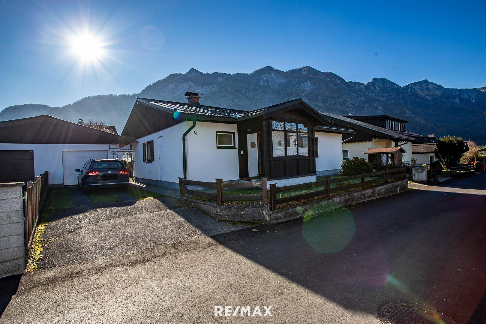 Bungalow mit Garage in Siedlungslage