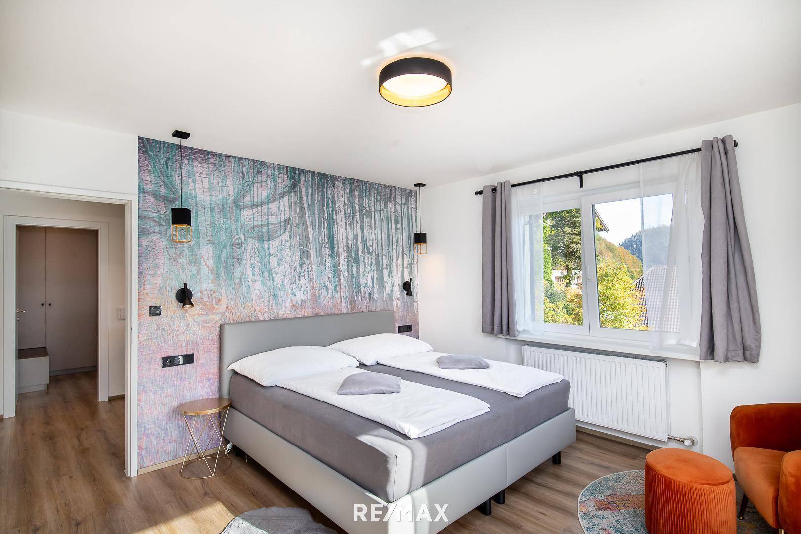 Schlafzimmer mit Seeblick