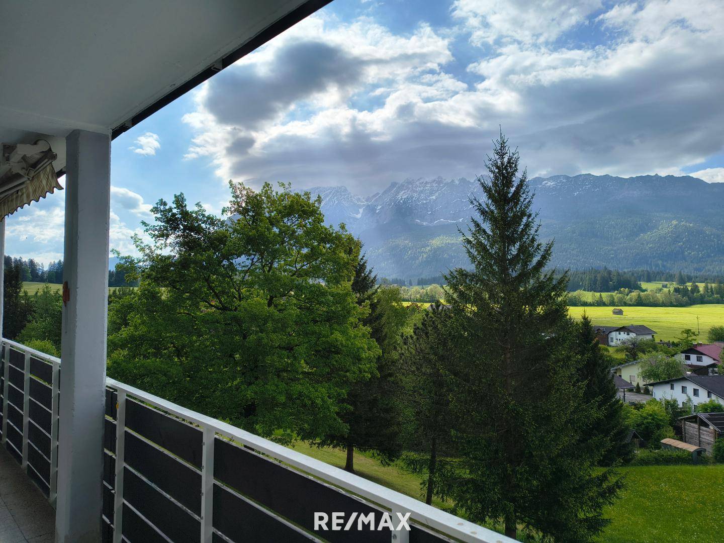 Ausblick mit Teil der Loggia