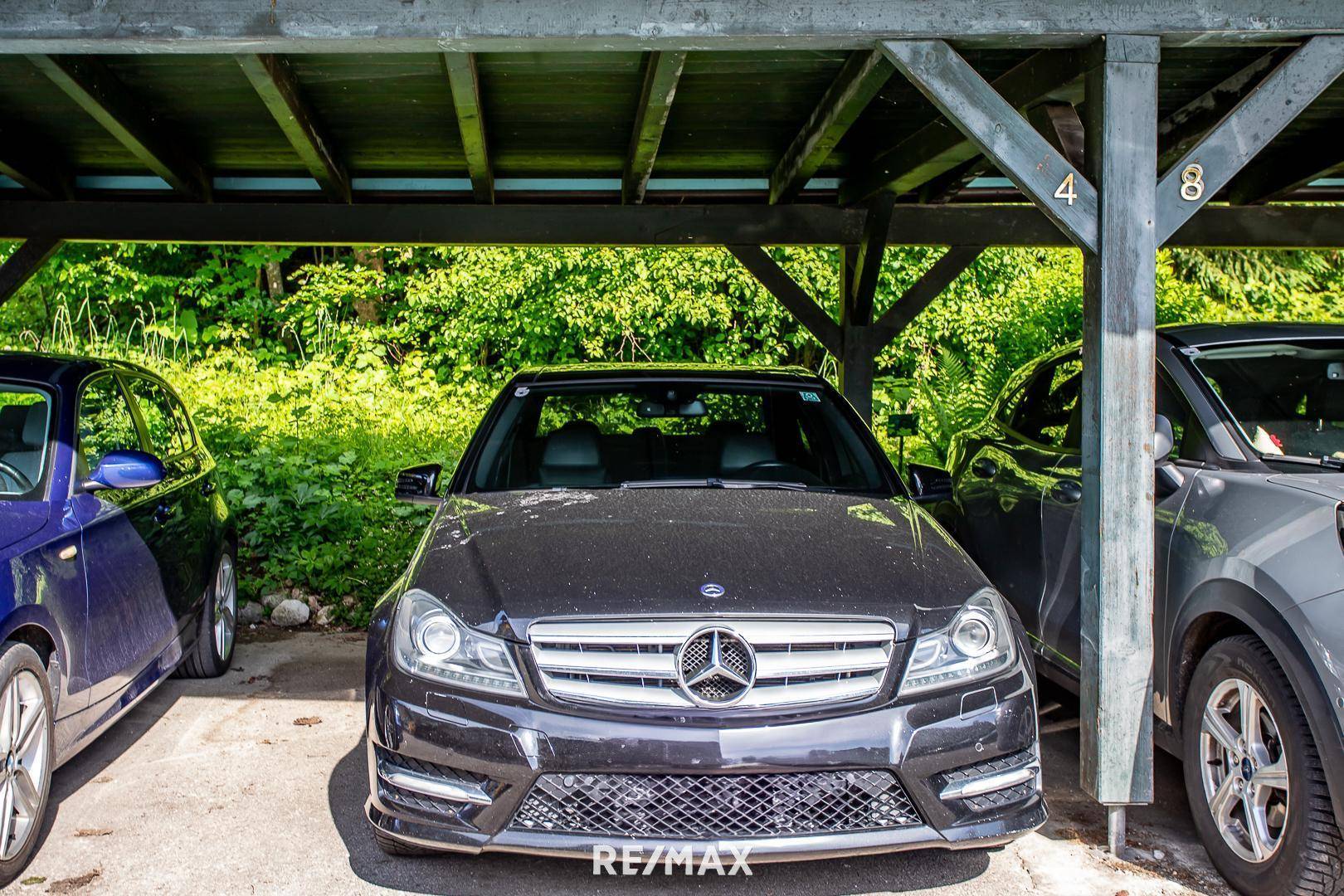 Eigener Carport-Stellplatz