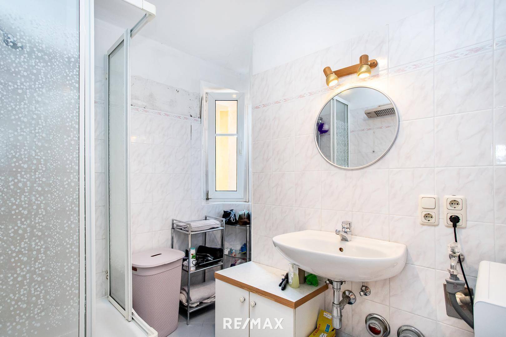 Badezimmer mit Fenster