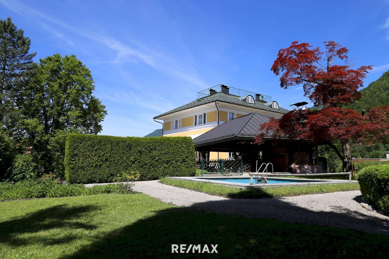 Weiterer Ruhebereich mit Pool