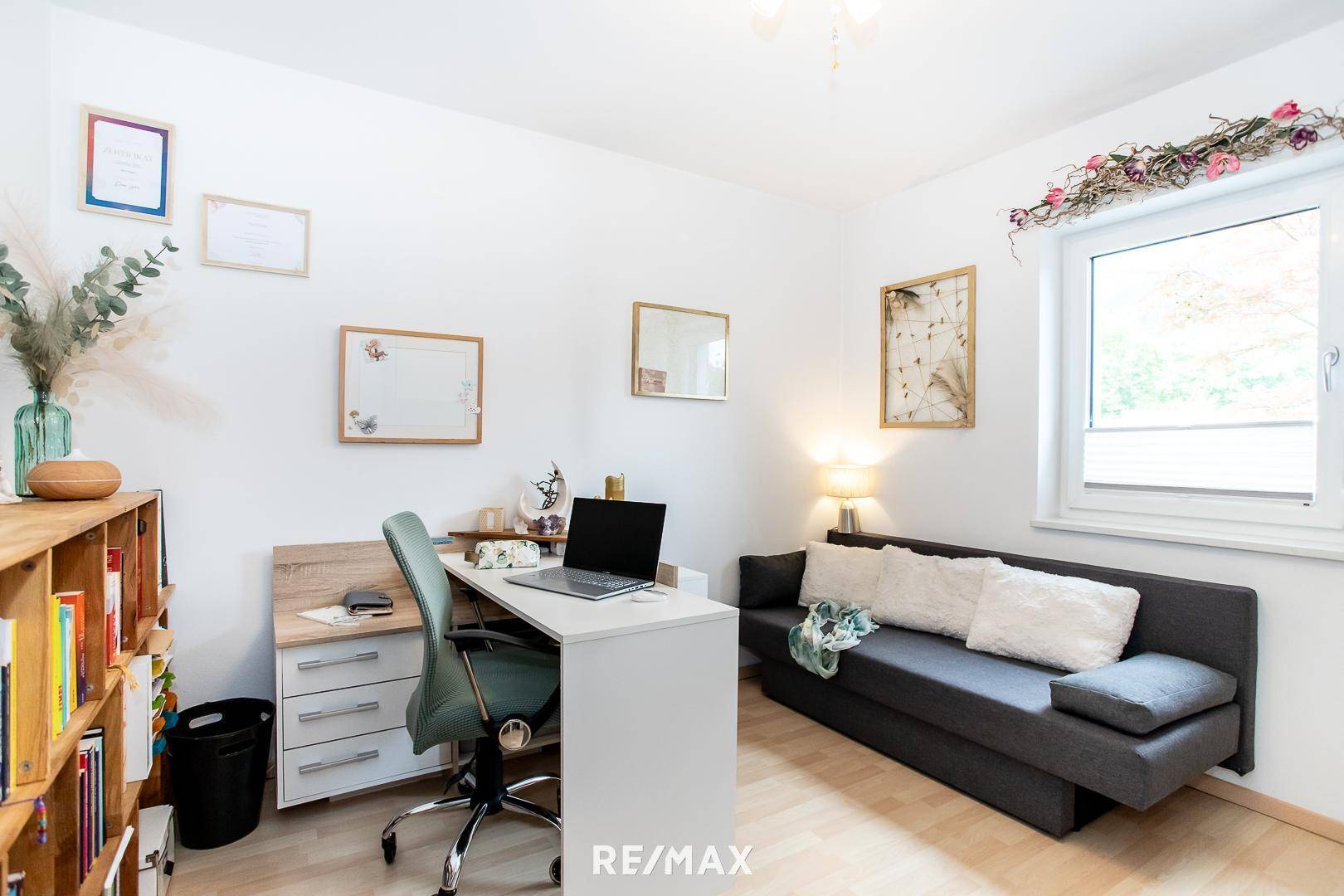 Büro EG