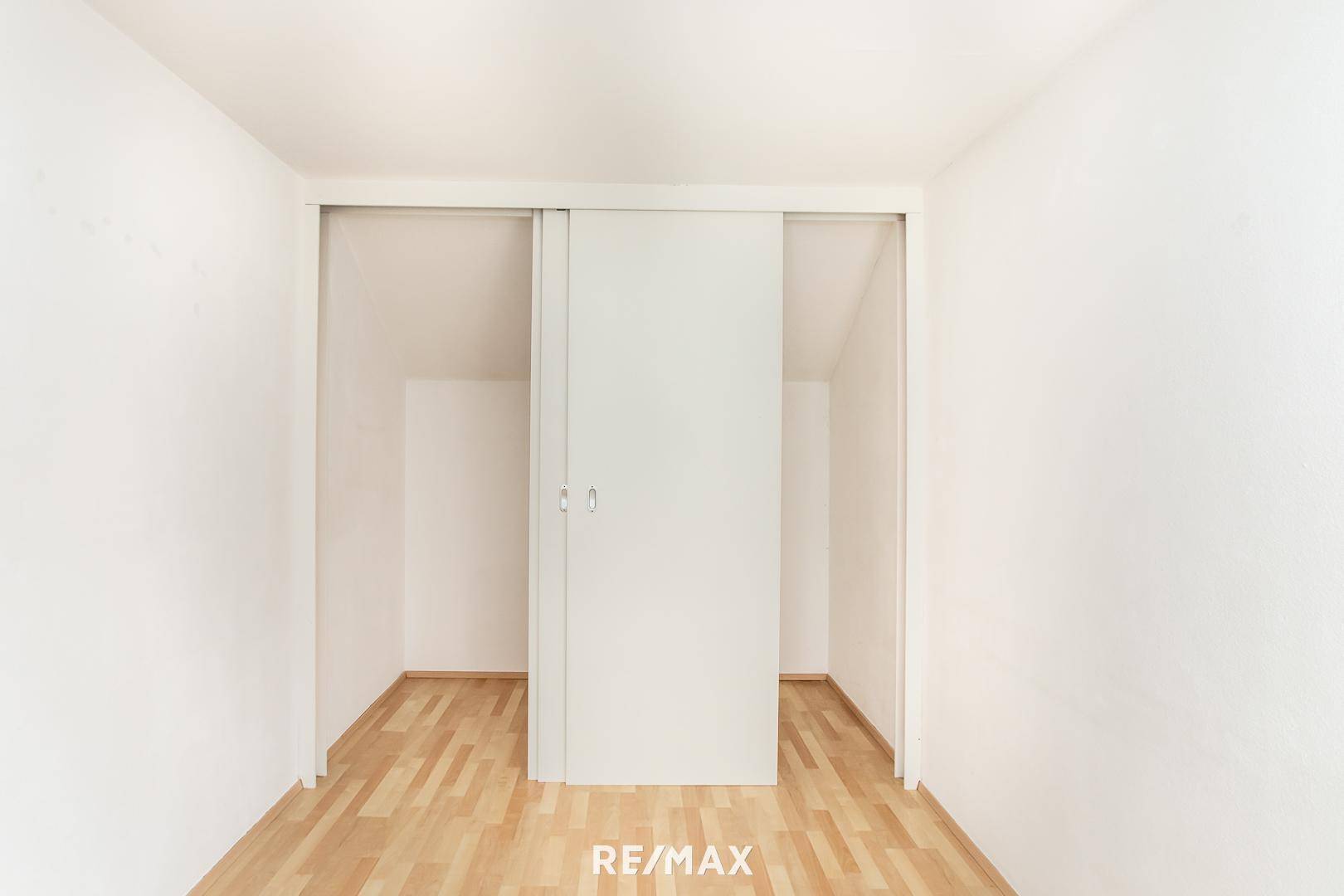 Begehbarer Schrank