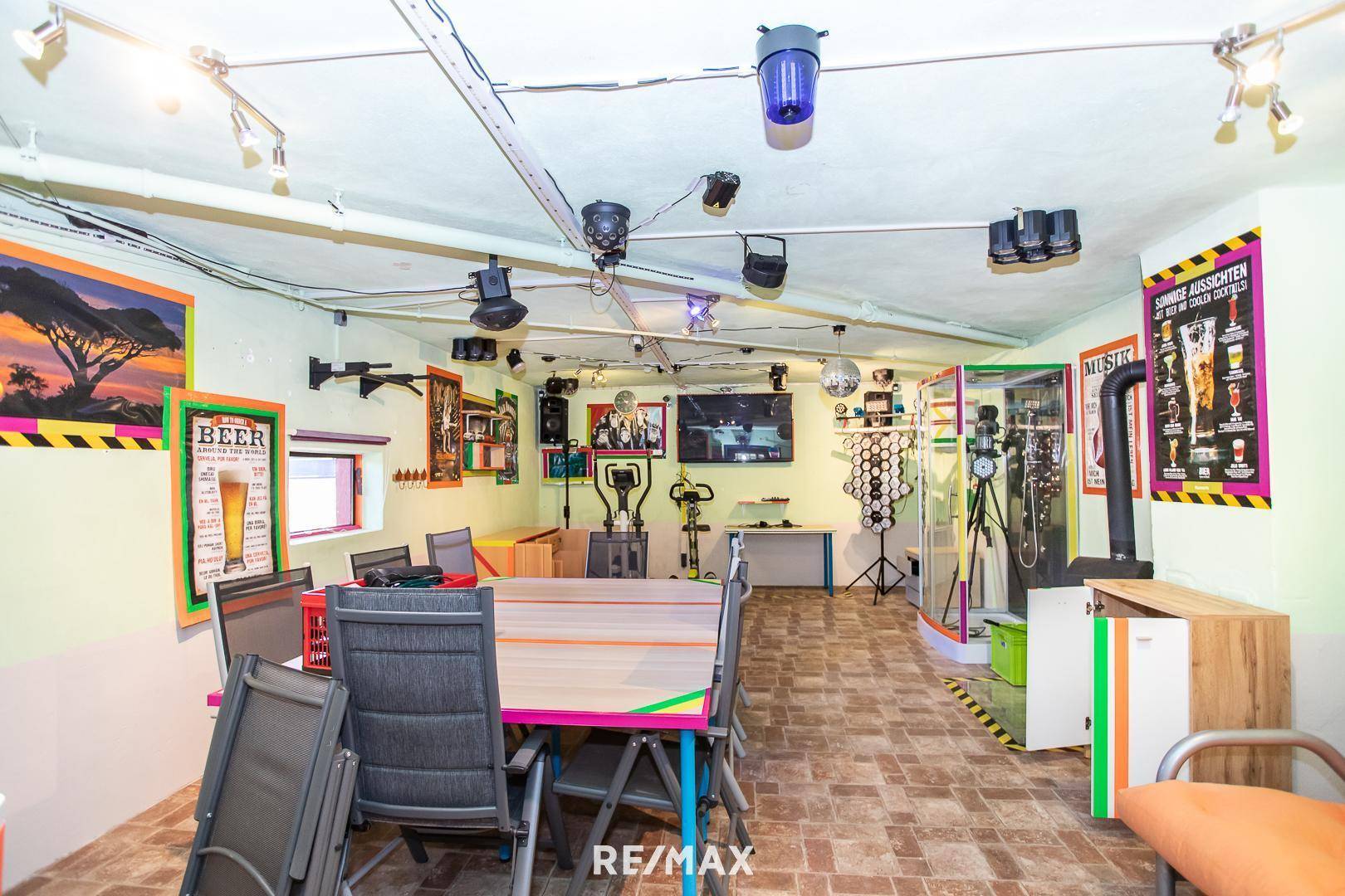 Partyraum im Keller