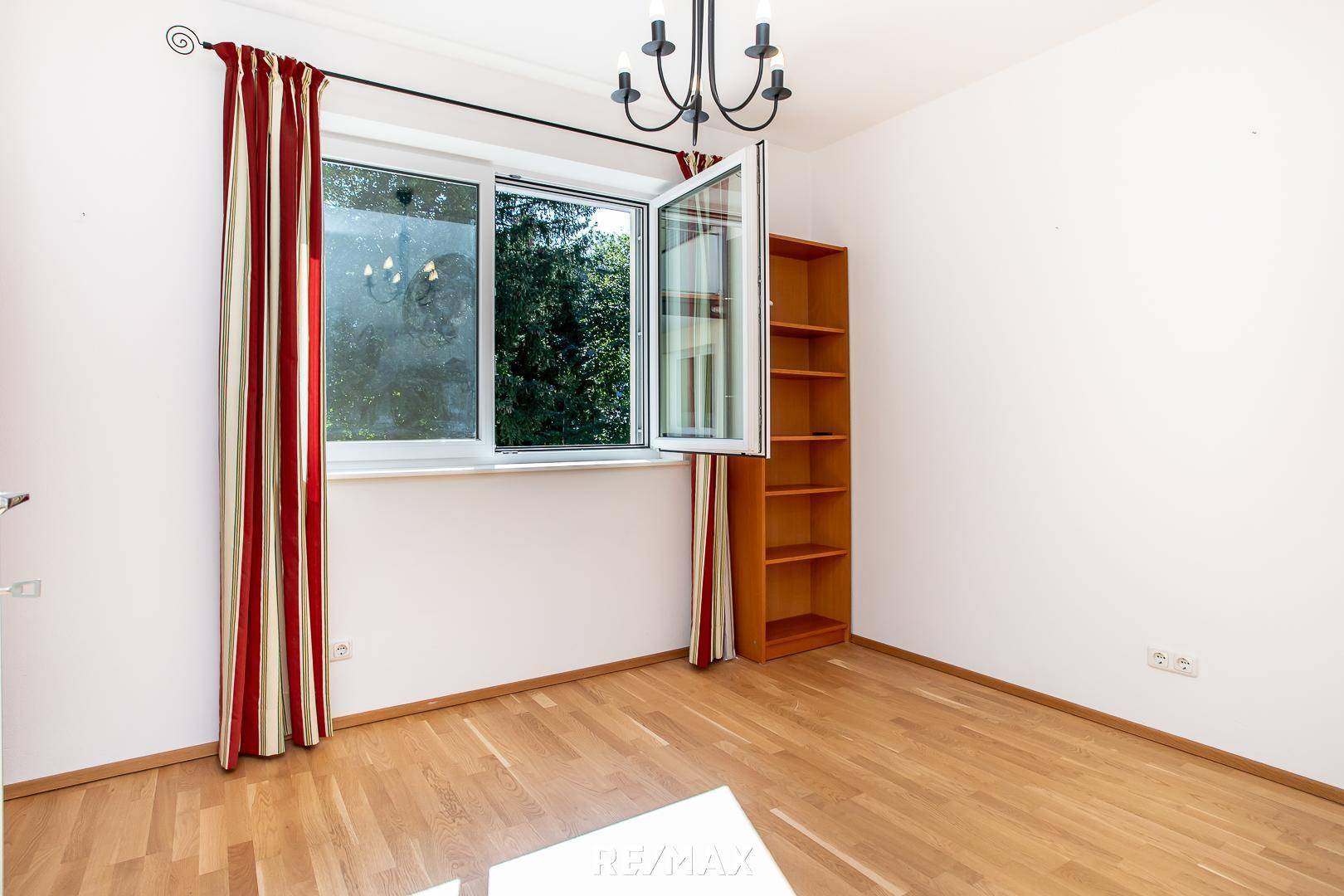 Zimmer (flexibel nutzbar als Büro, Gästezimmer)