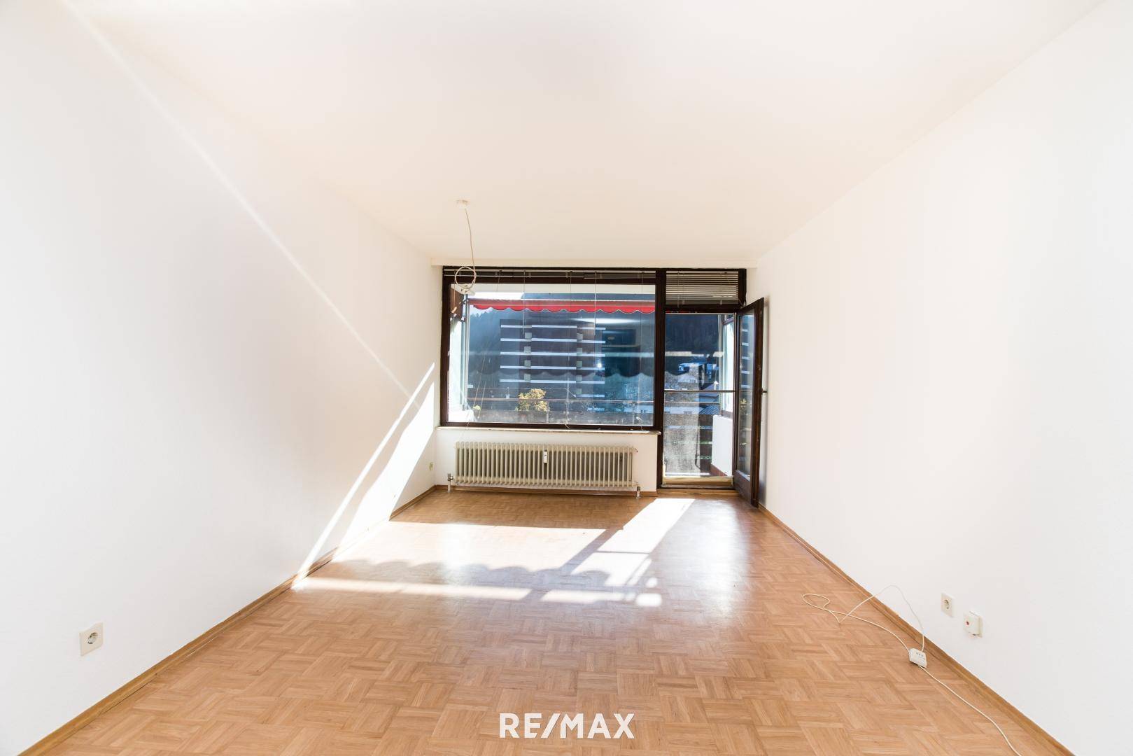 Wohnraum mit Ausgang auf die Loggia
