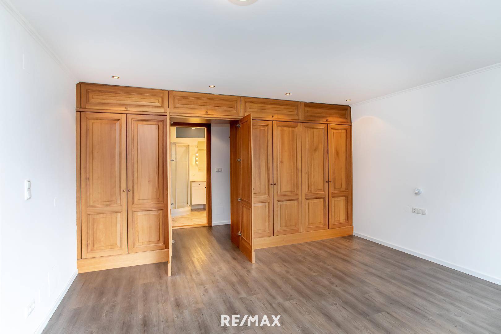 Schlafzimmer mit Ankleide