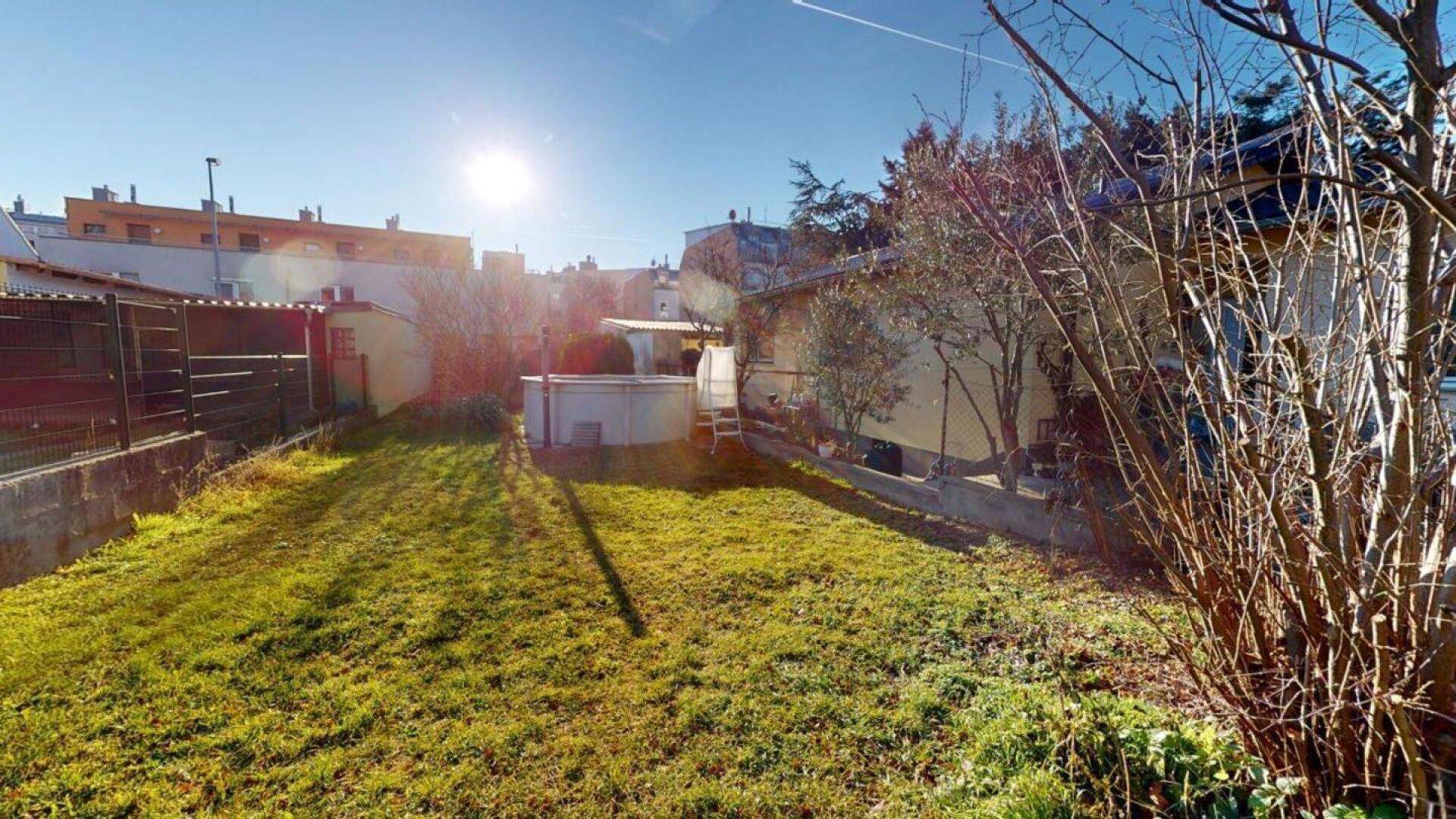 Althaus und Garten mit Perspektive - Widok 3