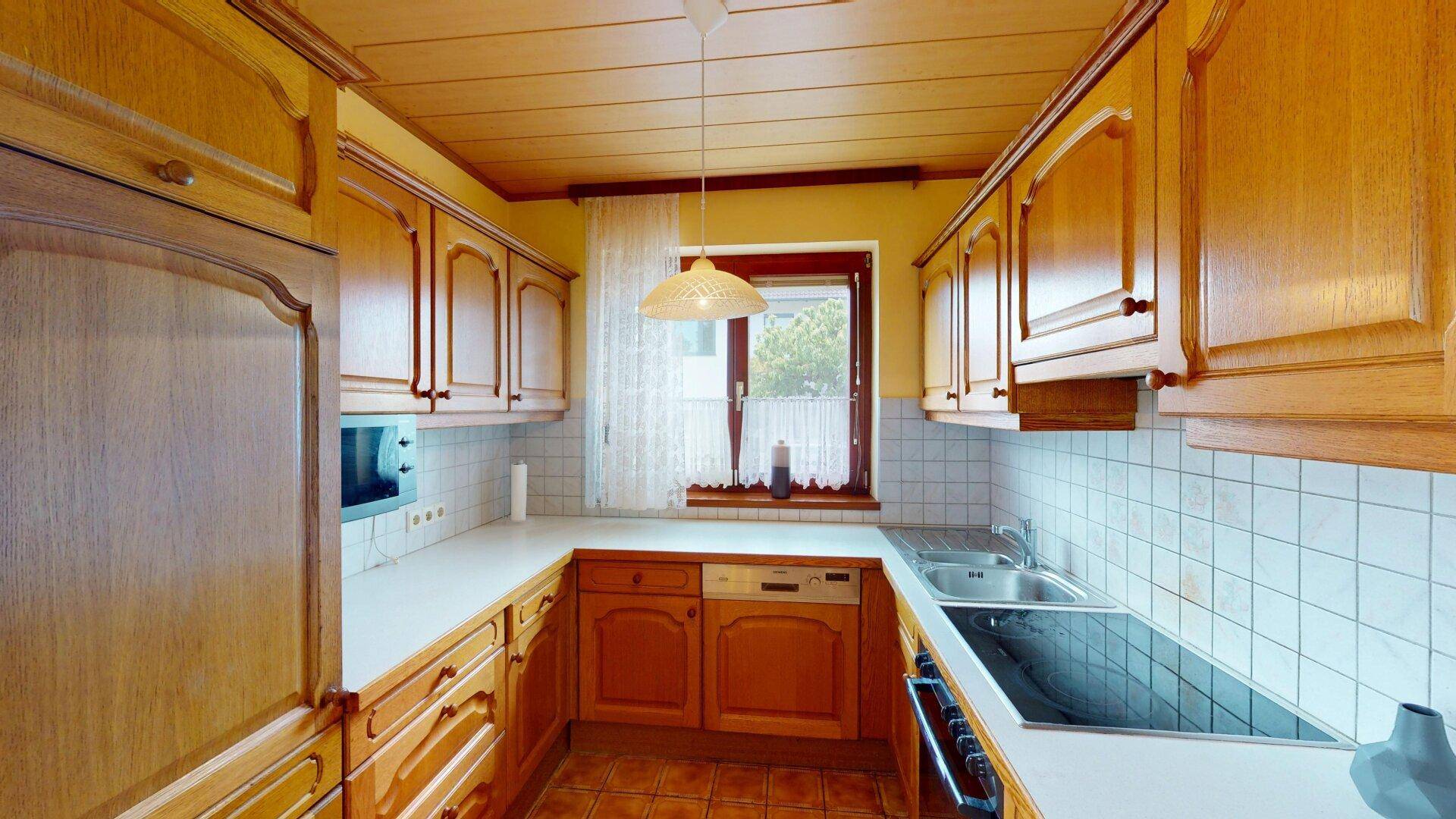 Charmantes Einfamilienhaus mit Garten und Garage in Wien-Eßling – mit Modernisierungspotenzial - Ansicht 5