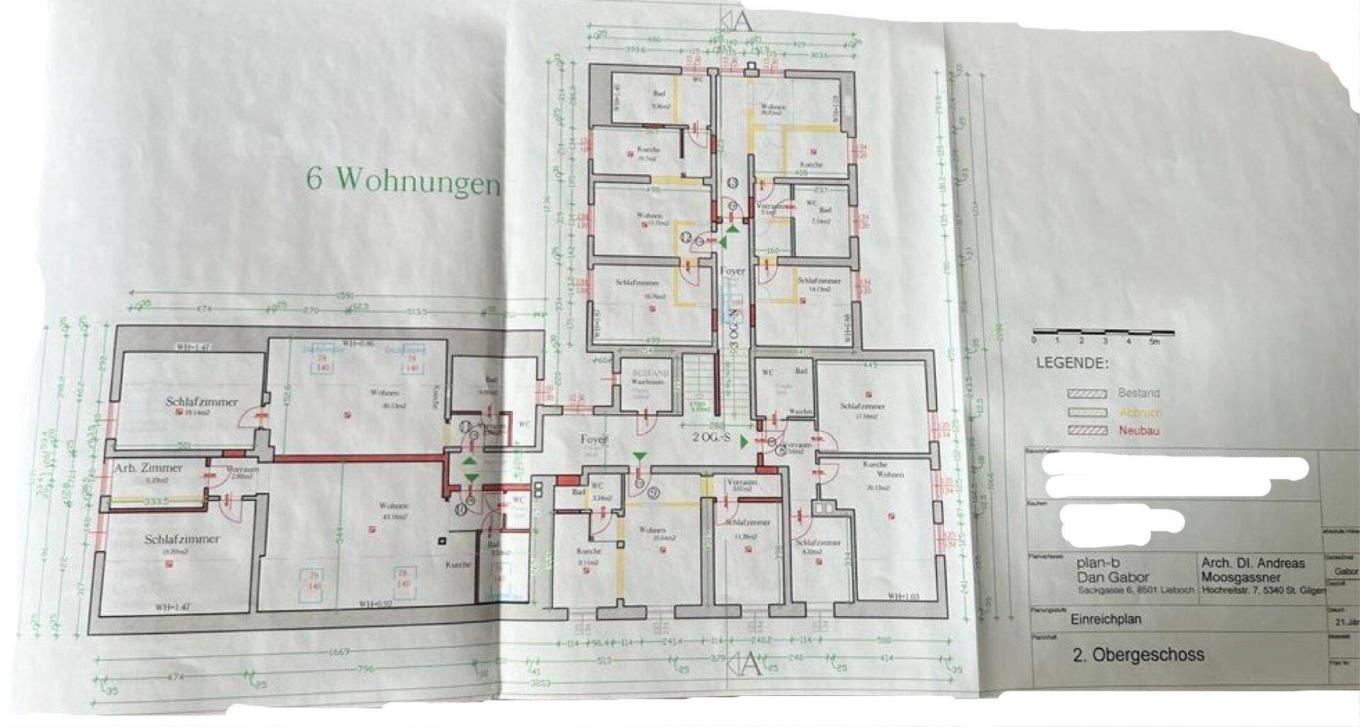 Grundriss des zweiten Obergeschosses mit mehreren Wohnungen und detaillierter Raumaufteilung.