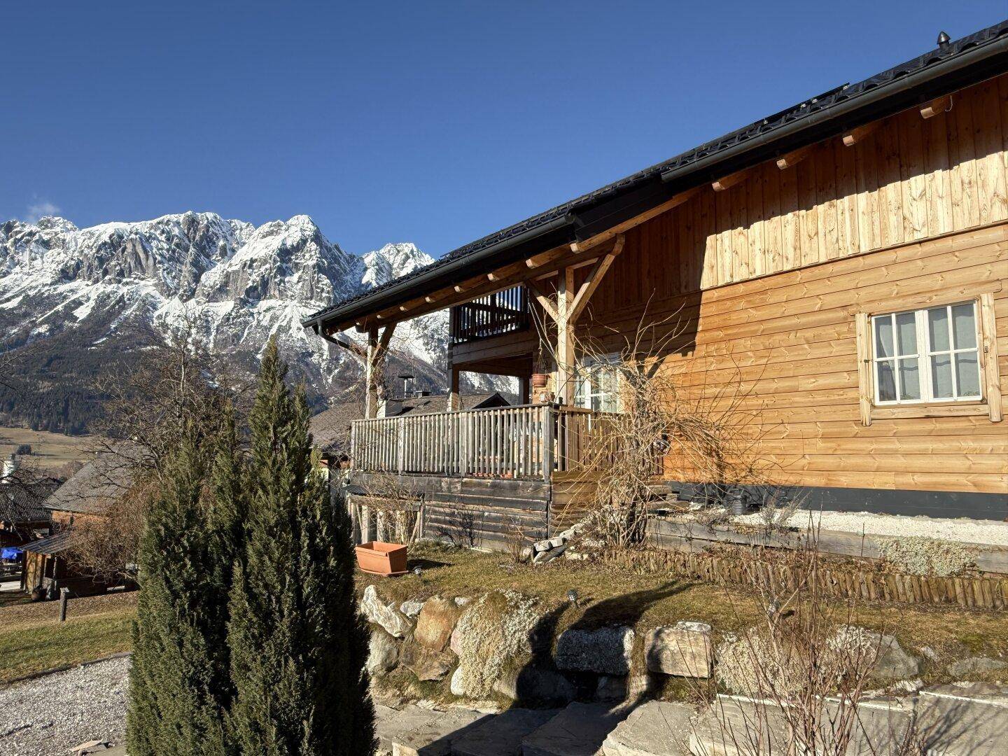 Holzblockhaus mit gemütlichem Kachelofen und herrlichem Bergpanorama! – pohled 6