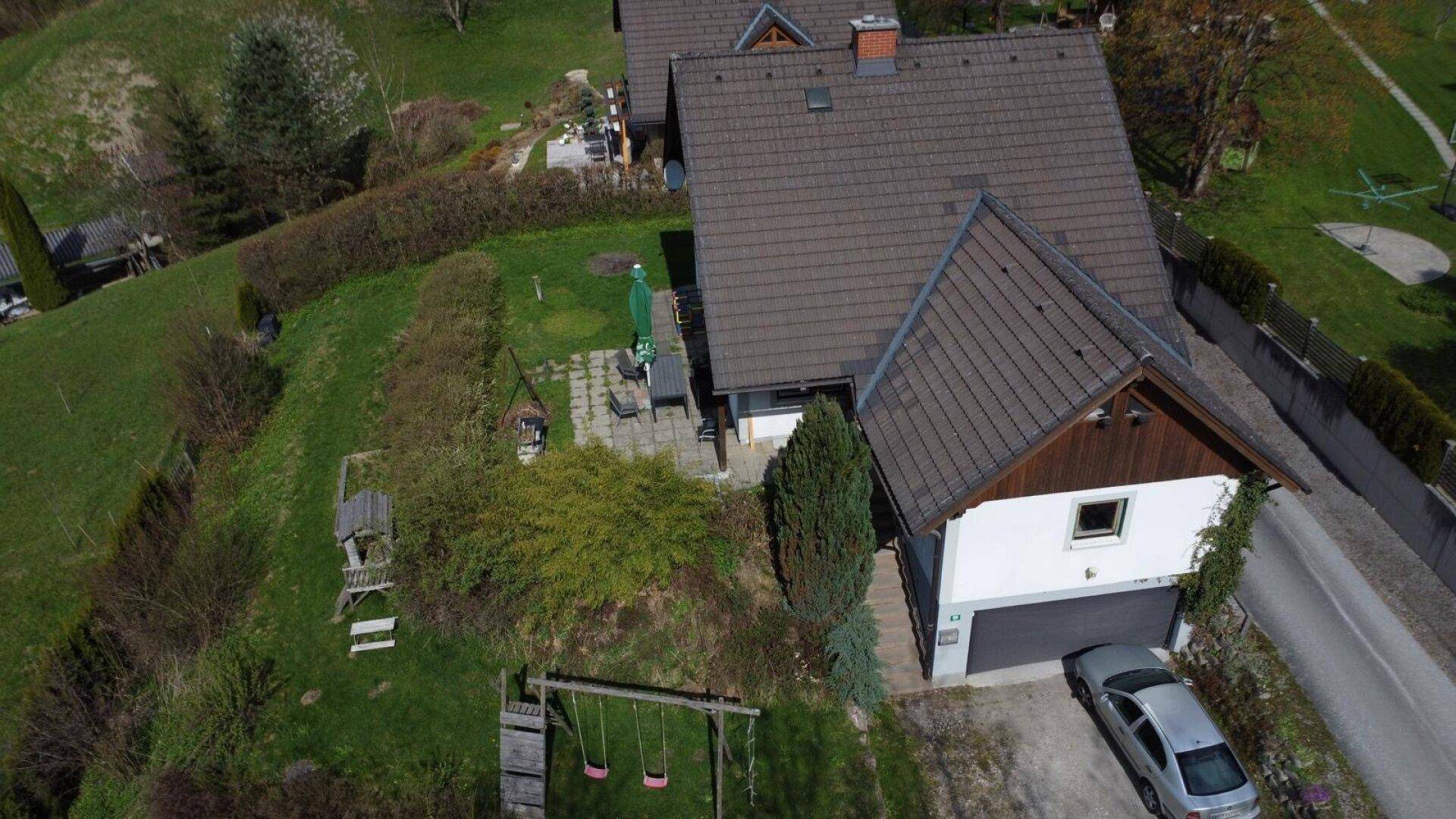Renovierungsbedürftiges Einfamilienhaus in sonniger Lage mit südseitiger Terrasse und Garage und Keller - Ansicht 4
