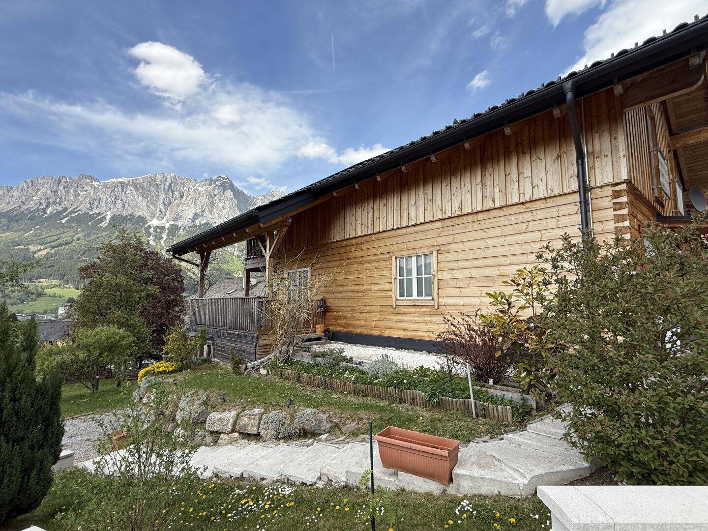 Holzblockhaus mit gemütlichem Kachelofen und herrlichem Bergpanorama! – další