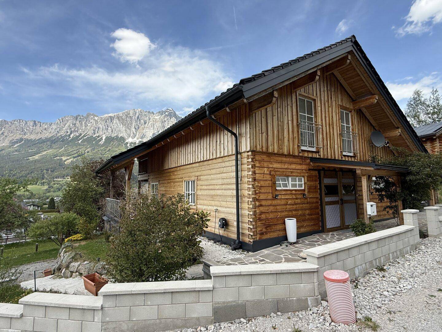 Holzblockhaus mit gemütlichem Kachelofen und herrlichem Bergpanorama! – pohled 3