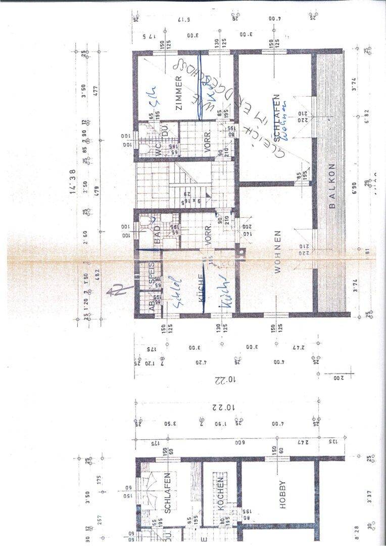 Detaillierter Grundriss mit mehreren Zimmern, separater Küche, Bad und Balkon.
