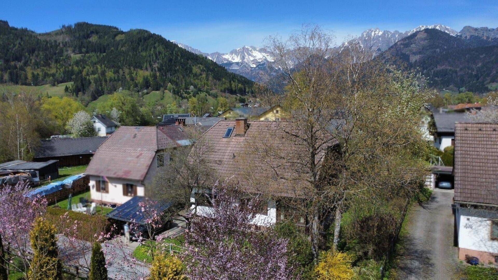 Wohnhaus in Admont in herrlich ruhiger Lage mit stilvollem Wintergarten und Carport! - Ansicht 2