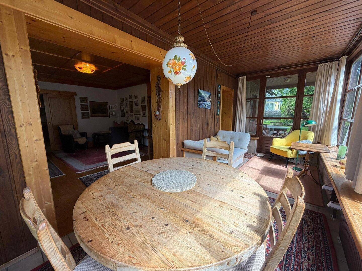 Wohnhaus in Admont in herrlich ruhiger Lage mit stilvollem Wintergarten und Carport! - Mehr