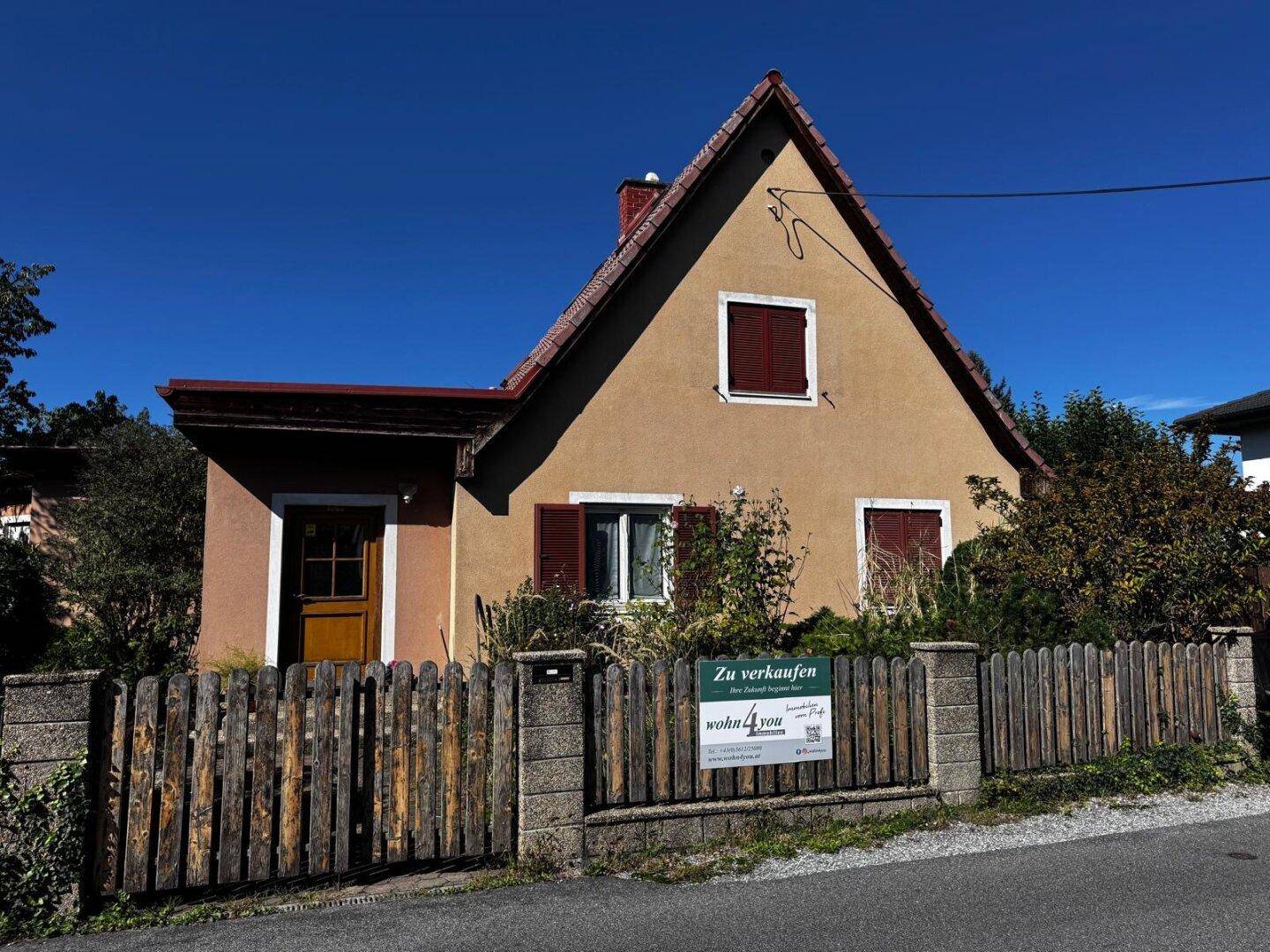 Charmantes Wohnhaus in sonniger und ruhiger Lage mit Carport u. Grundstück!