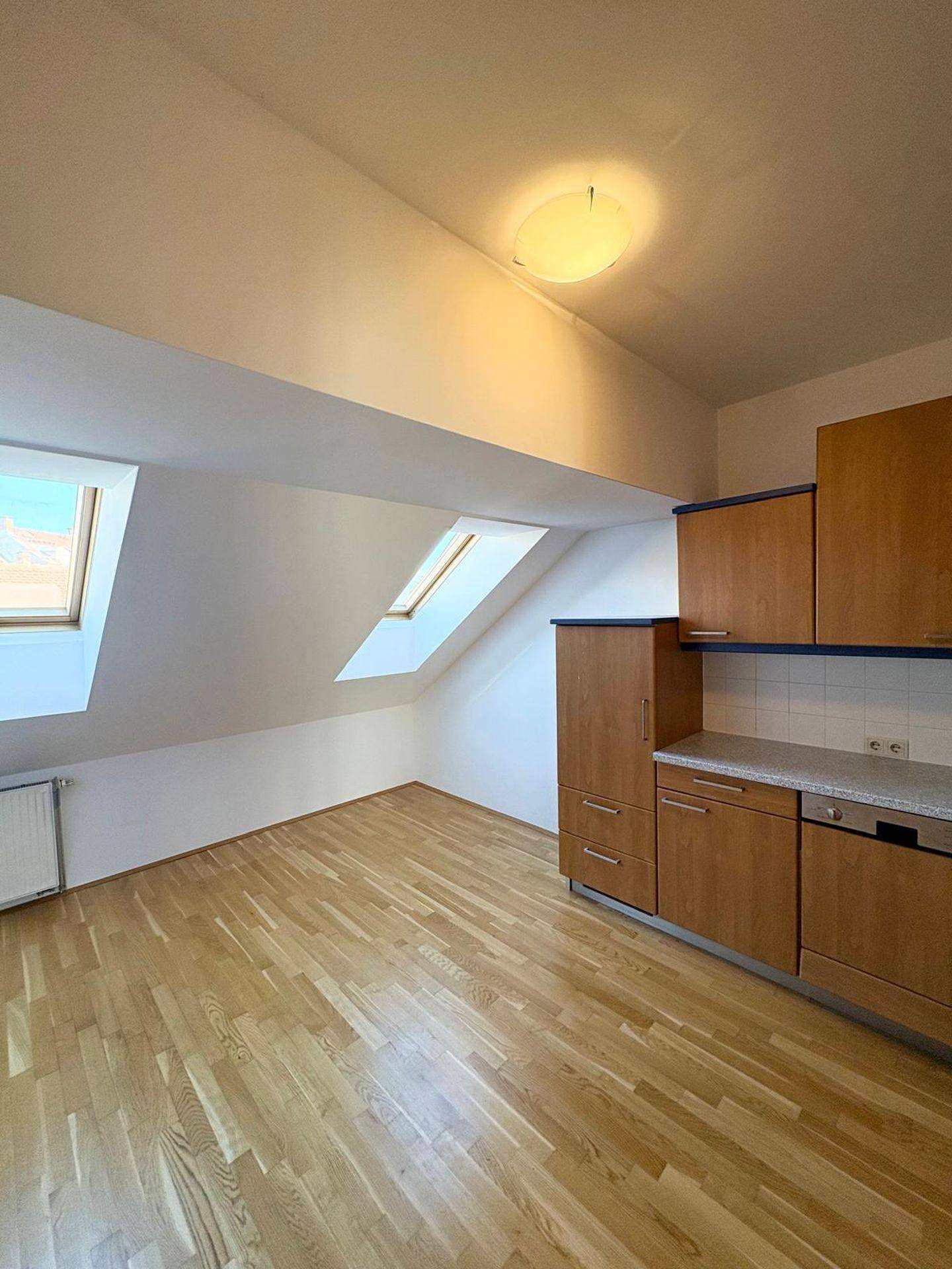 2-Zimmer-Erstbezug nach Sanierung mit Balkon - Provisionsfrei! - Ansicht 5