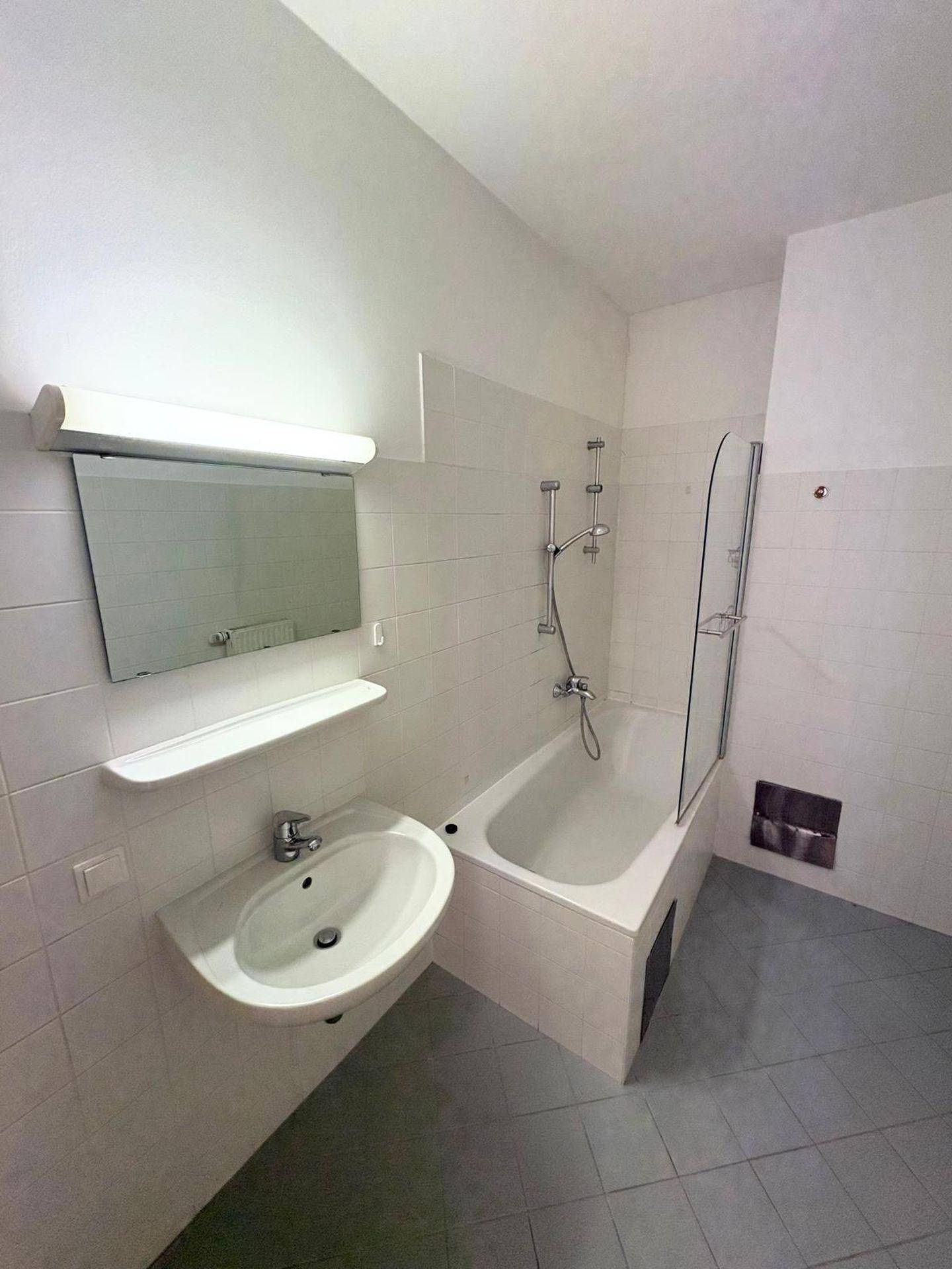 2-Zimmer-Erstbezug nach Sanierung mit Balkon - Provisionsfrei! - Ansicht 6
