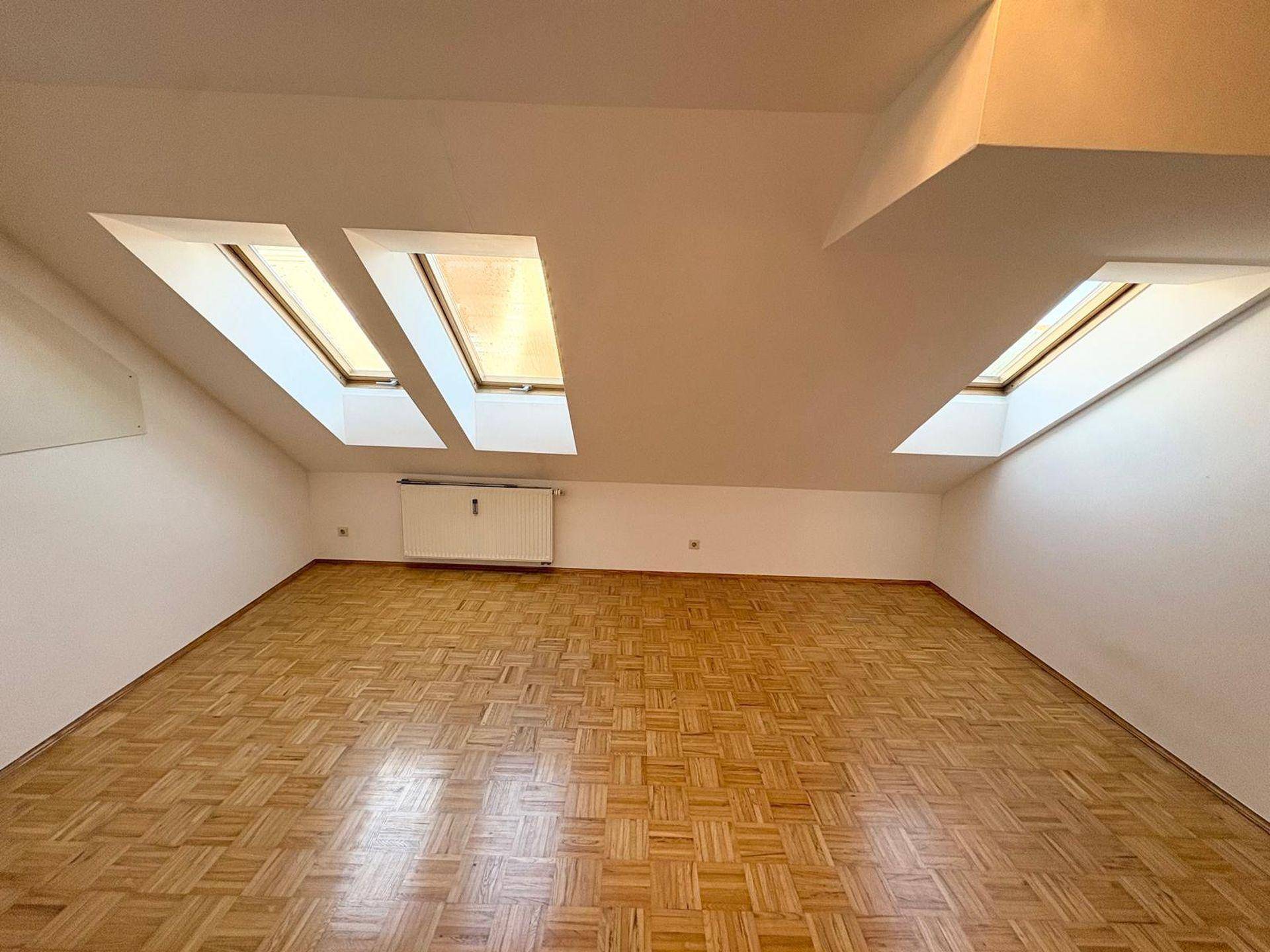 2-Zimmer-Erstbezug nach Sanierung mit Balkon - Provisionsfrei! - Ansicht 4