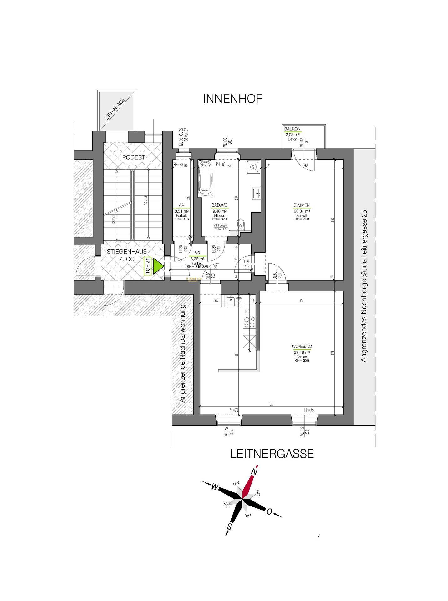 Grundrissplan einer Wohnung mit Liftzugang, Balkon und Blick auf den Innenhof.
