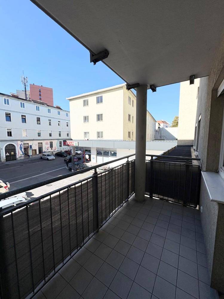 7_Balkon (Exposé Hochformat)