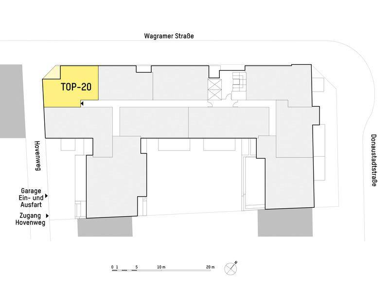 Grundriss des Gebäudes mit hervorgehobener Wohneinheit TOP-20 und umliegenden Straßen.