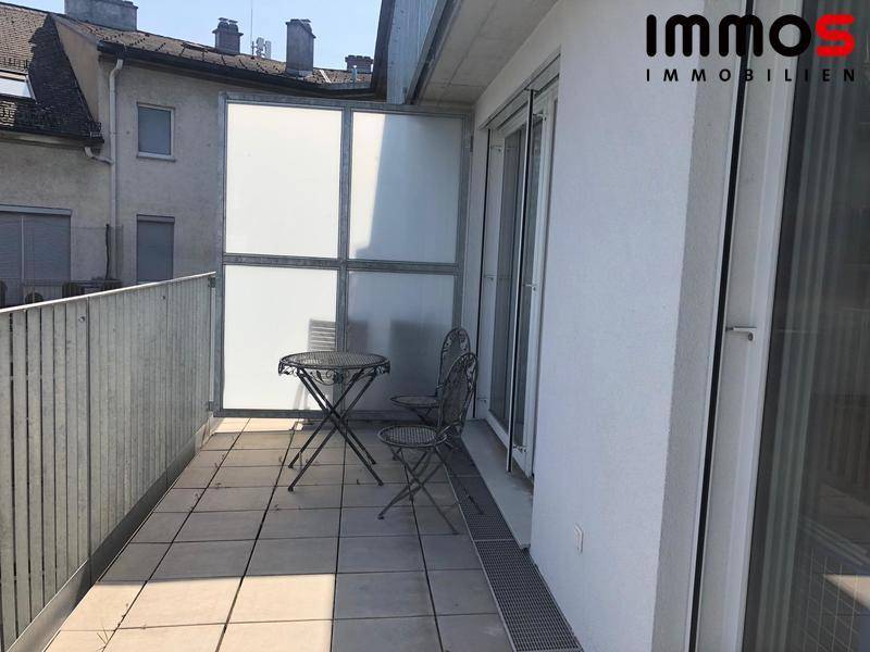 Großer sonniger Balkon