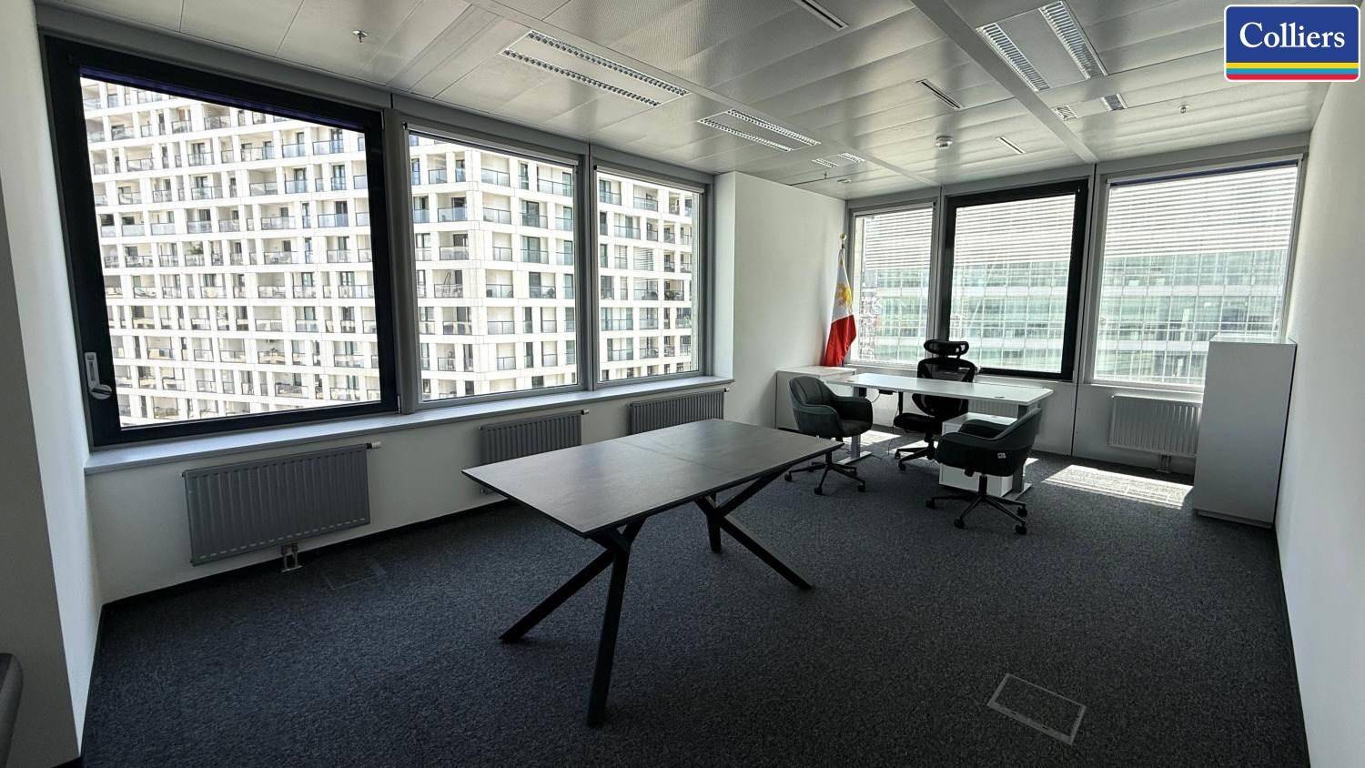Lokal użytkowy, 244 m²