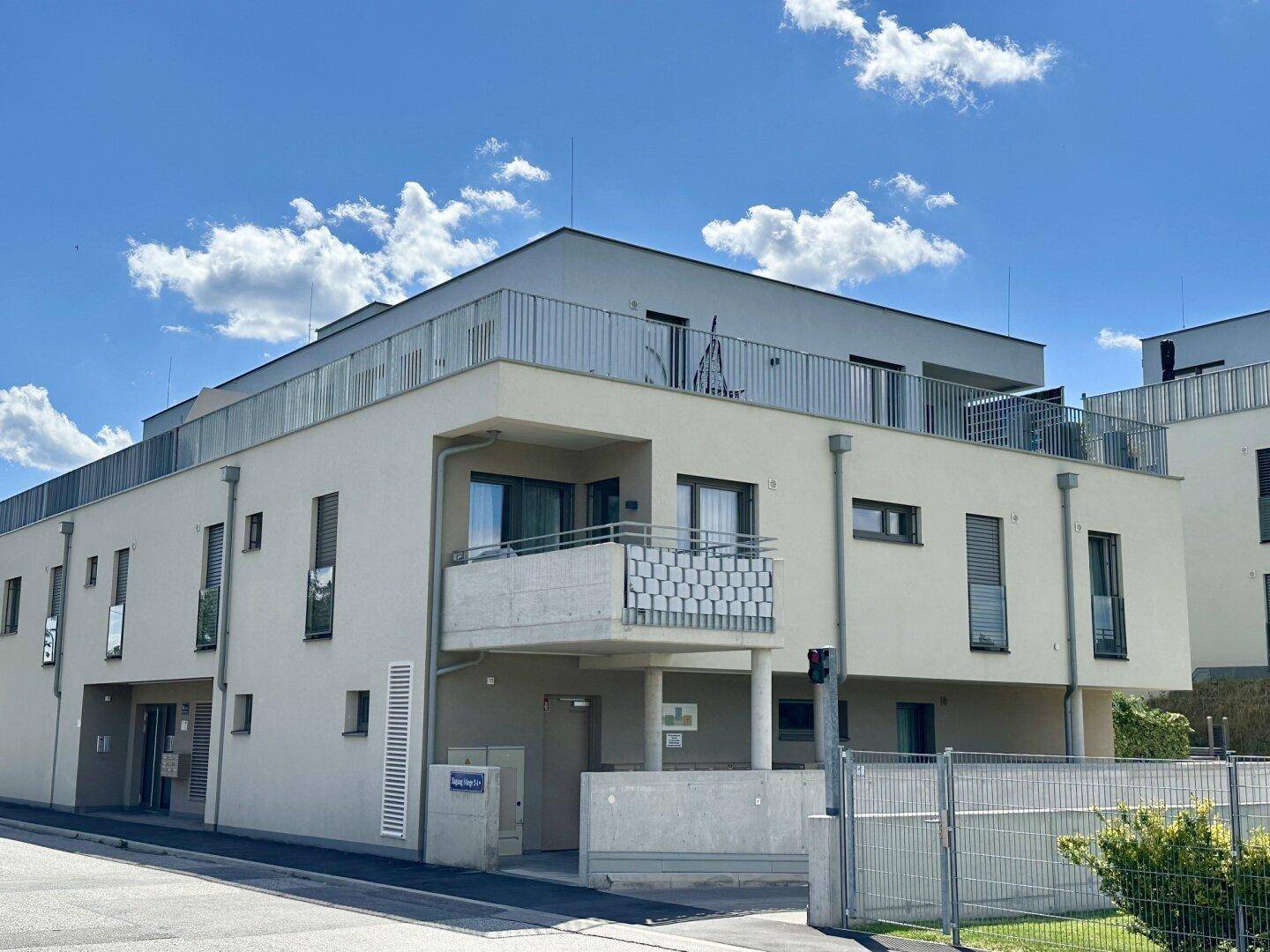 Dachterrassenwohnung ! Traumhafte 74m²+70m² - Ansicht 3
