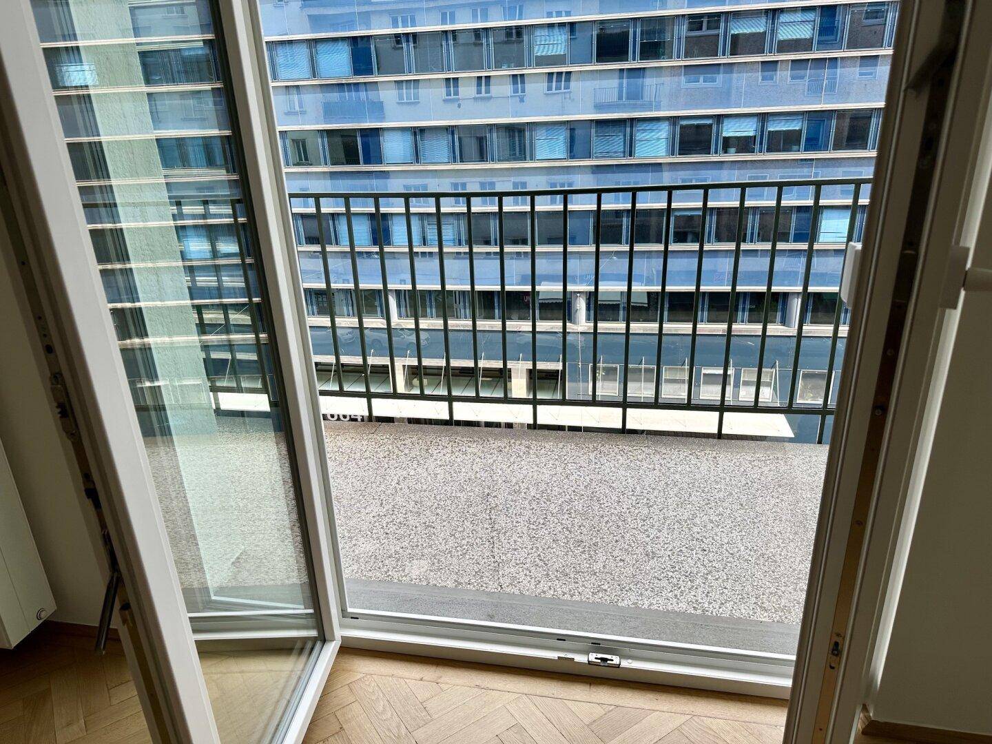 Erstbezug - Traumhafte 5 Zimmer Stadtwohnung mit Balkon - Ansicht 2