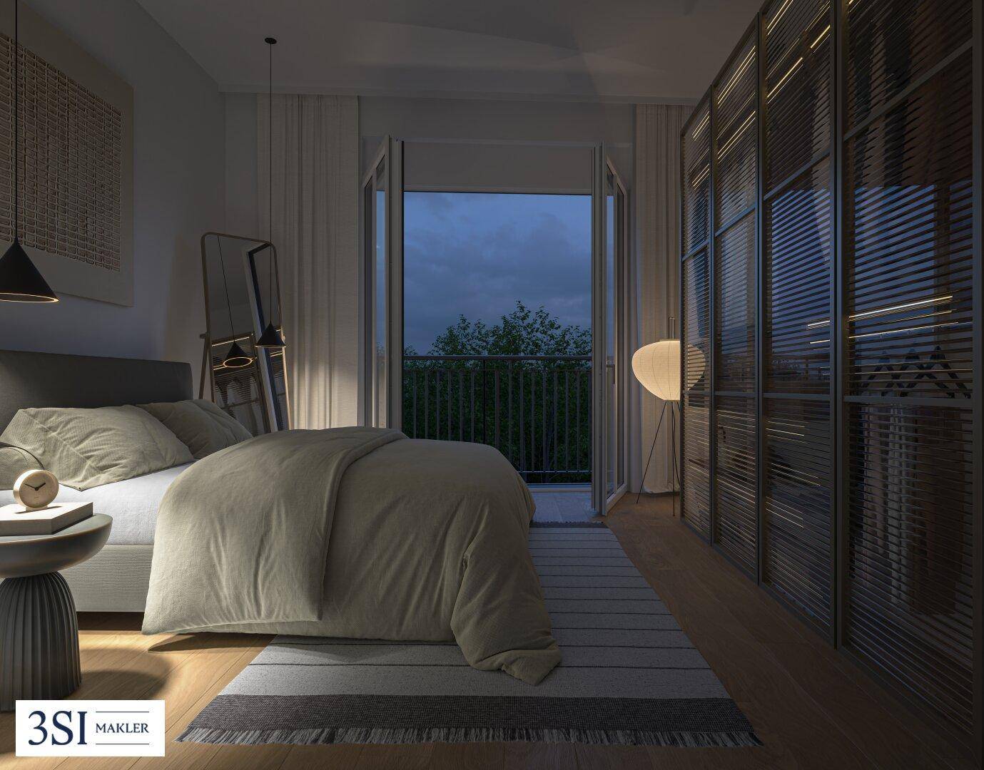 Gemütliches Schlafzimmer mit Holzboden, großem Kleiderschrank und Balkonzugang am Abend.