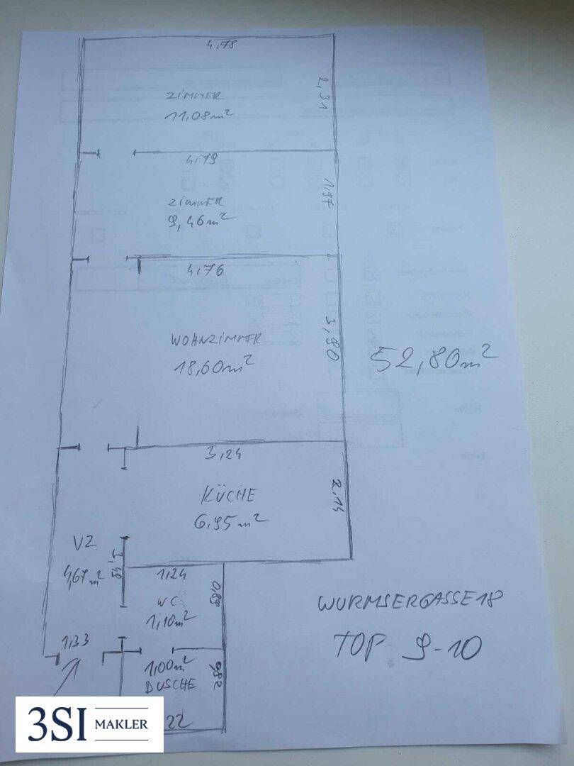 Handgezeichneter Grundriss mit Raumaufteilung und Flächenangaben der Wohnung.