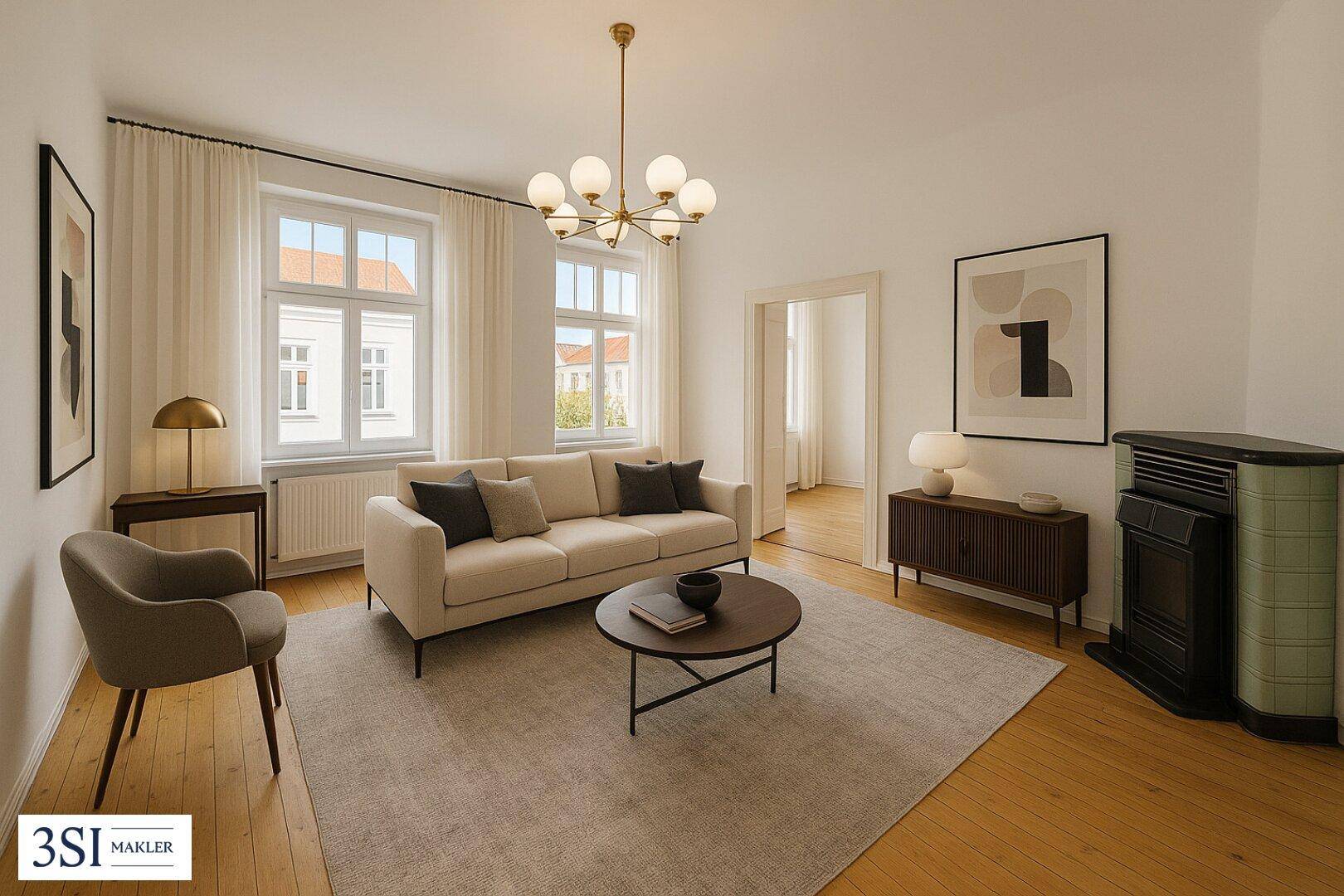 Helles Wohnzimmer mit Parkettboden, modernen Möbeln und einem traditionellen Kachelofen.