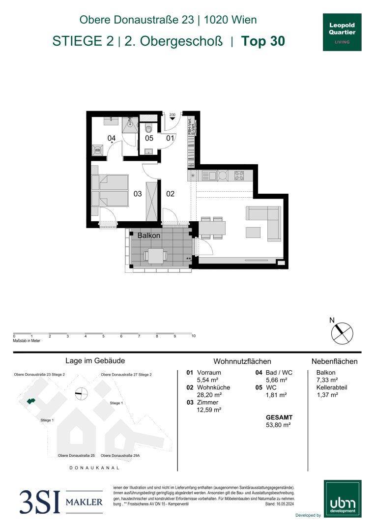 Grundriss einer Wohnung im zweiten Obergeschoss mit Balkon und offenem Wohnbereich.
