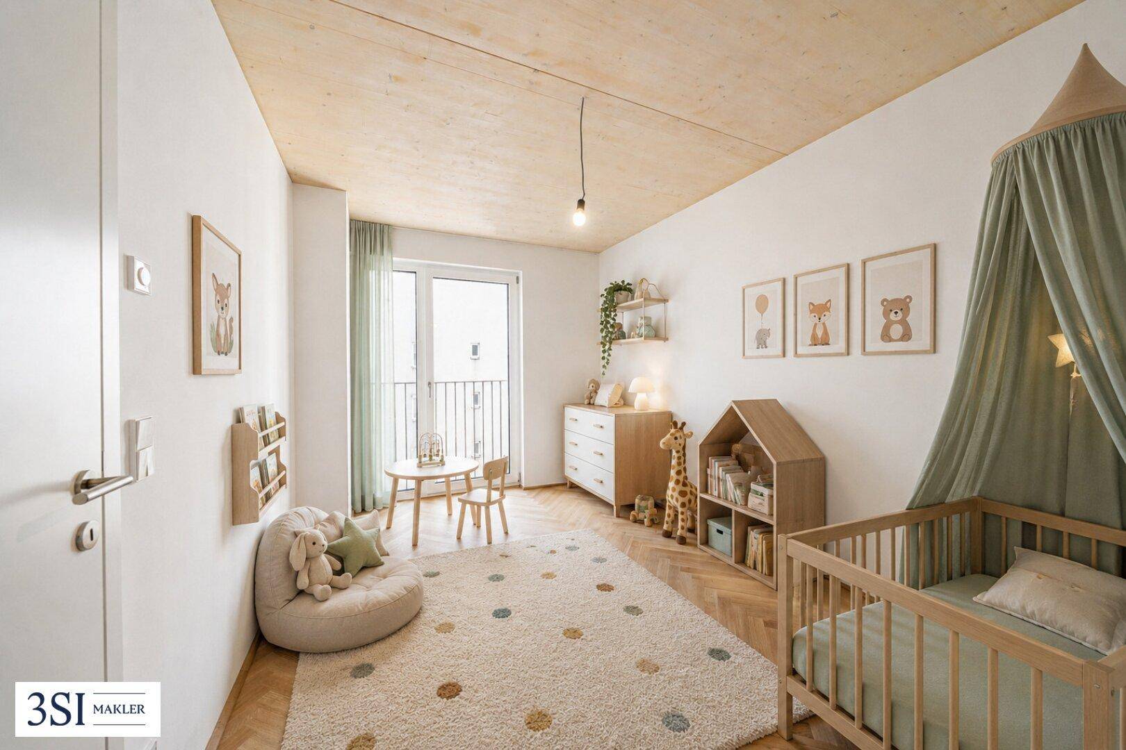 Kinderzimmer mit Holzboden, Balkonzugang und liebevoller, kindgerechter Dekoration, ein gemütlicher Rückzugsort.