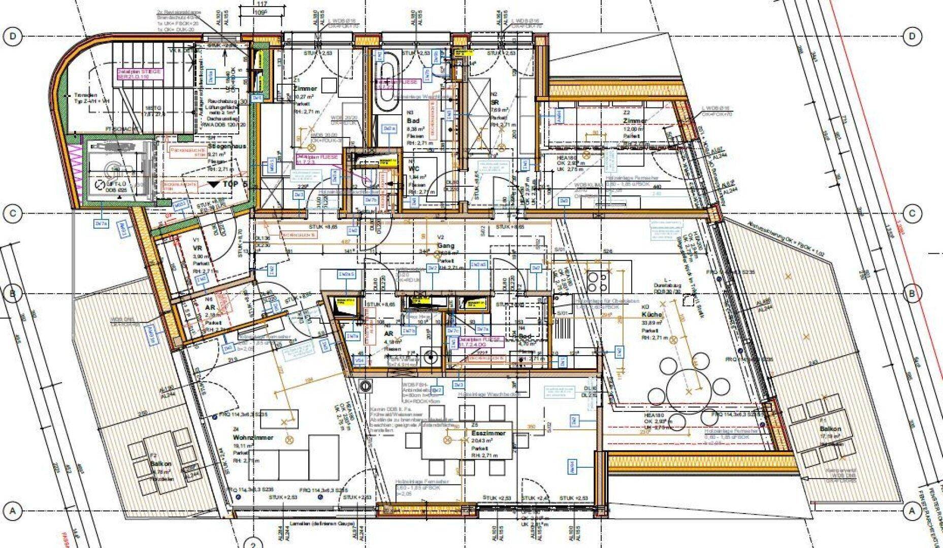Detaillierter Grundrissplan mit Raumaufteilung, Möbeln und Terrassenbereichen.