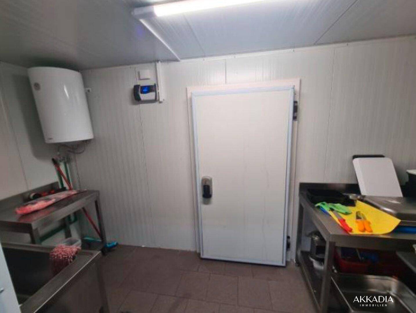 Vermietetes Geschäftslokal (Einzelhandel) mit 7,2% Rendite in Frequenzlage - Mehr