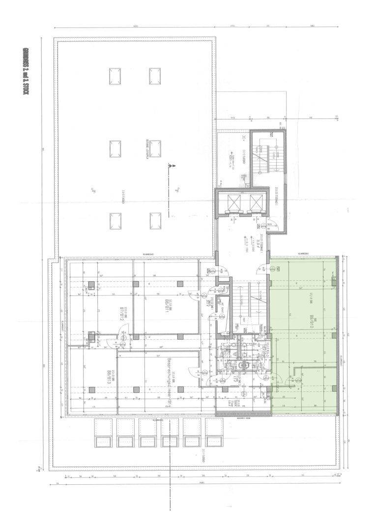 Detaillierter Grundriss des Gebäudes mit markiertem Bereich und Treppenhaus.