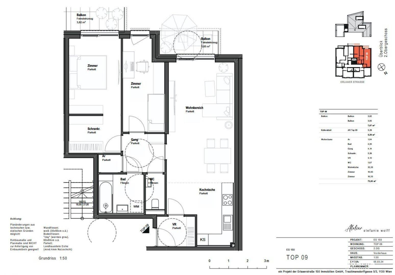 Detaillierter Grundriss einer Wohnung mit zwei Schlafzimmern, Wohnbereich und Balkonzugang.