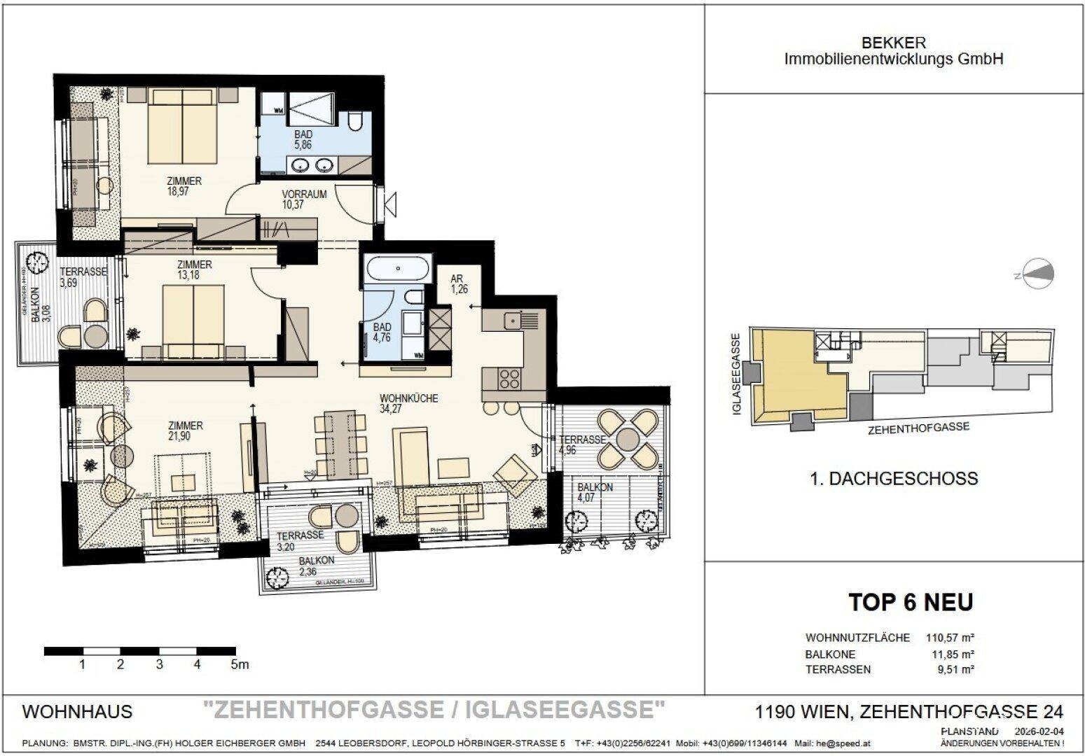 Dieser Grundriss zeigt eine Wohnung mit drei Schlafzimmern, zwei Bädern und einem offenen Wohn-Essbereich mit Küche sowie mehreren Balkonen und Terrassen.