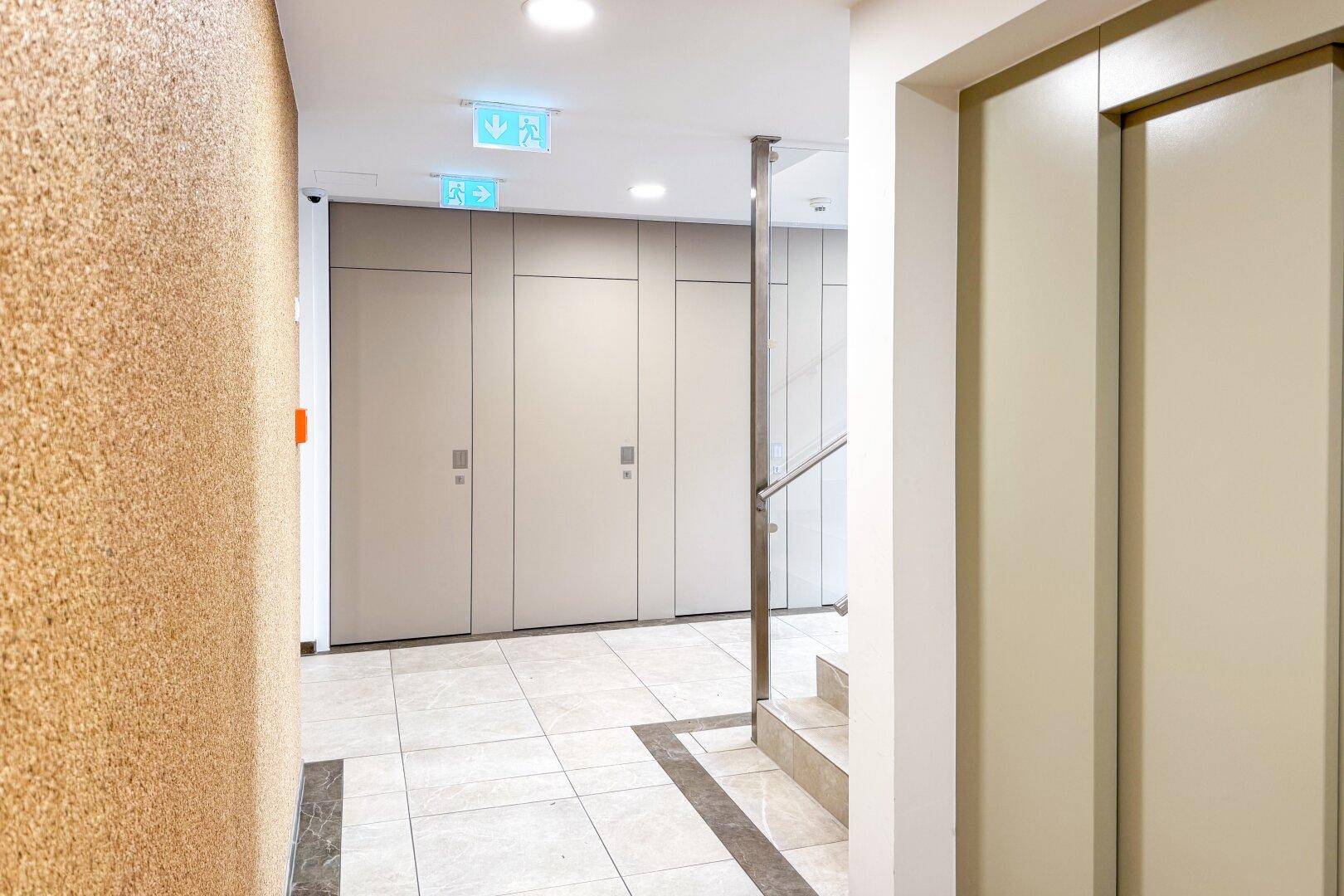 ZENTRUM FUSSLÄUFIG | Neuwertige Wohnung mit Garten und Tiefgarage, fußläufig zum Markt und zur Innenstadt - Widok 5