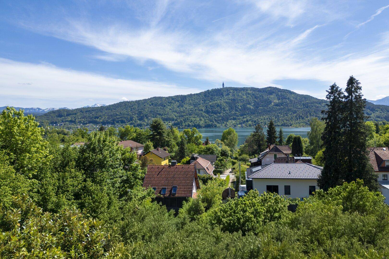 RESERVIERT | GRUNDSTÜCK mit BAUGENEHMIGUNG | Unverbaubarer Blick über den Wörthersee, Altbestand - Widok 6