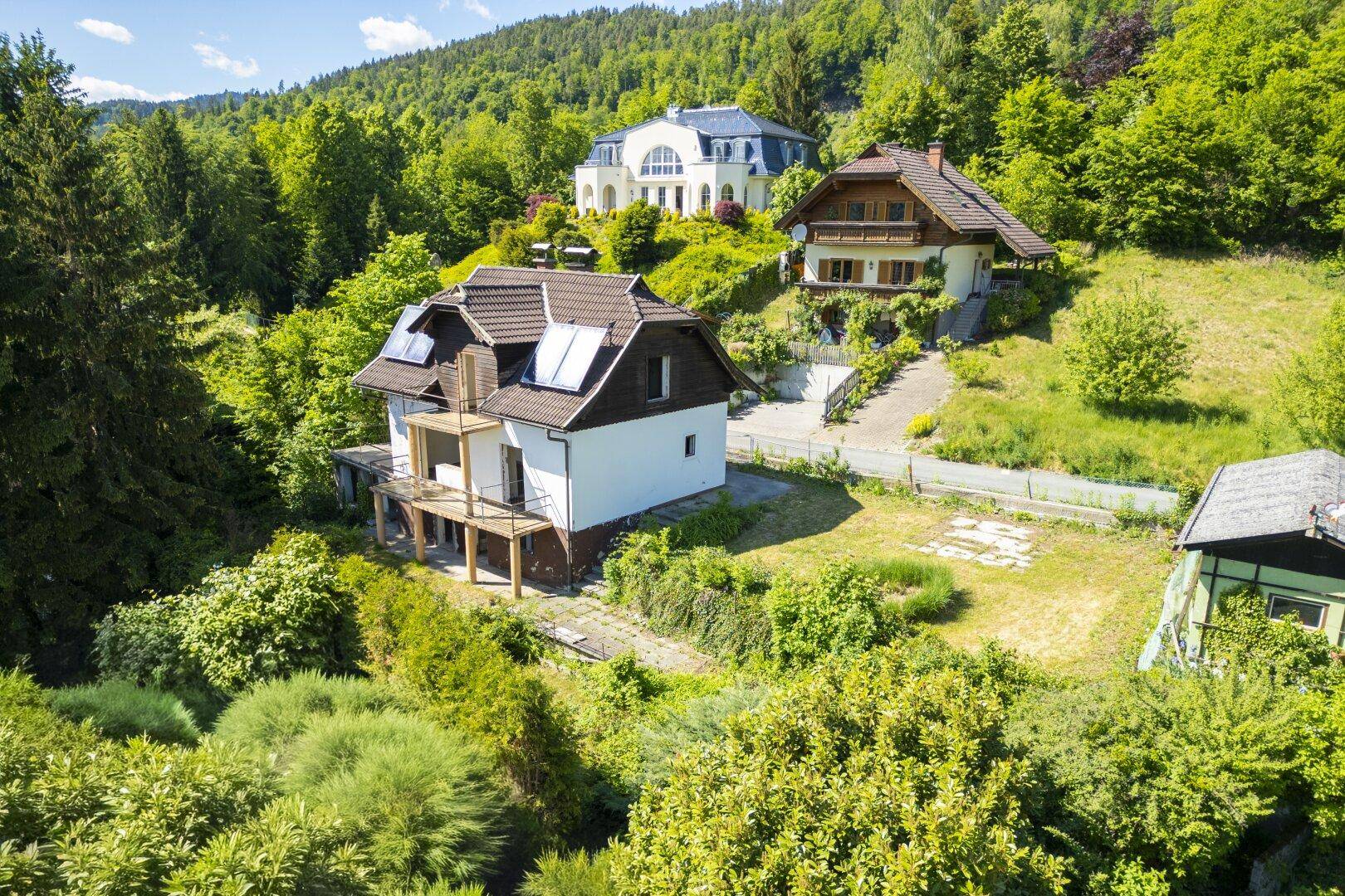 RESERVIERT | GRUNDSTÜCK mit BAUGENEHMIGUNG | Unverbaubarer Blick über den Wörthersee, Altbestand - Widok 5