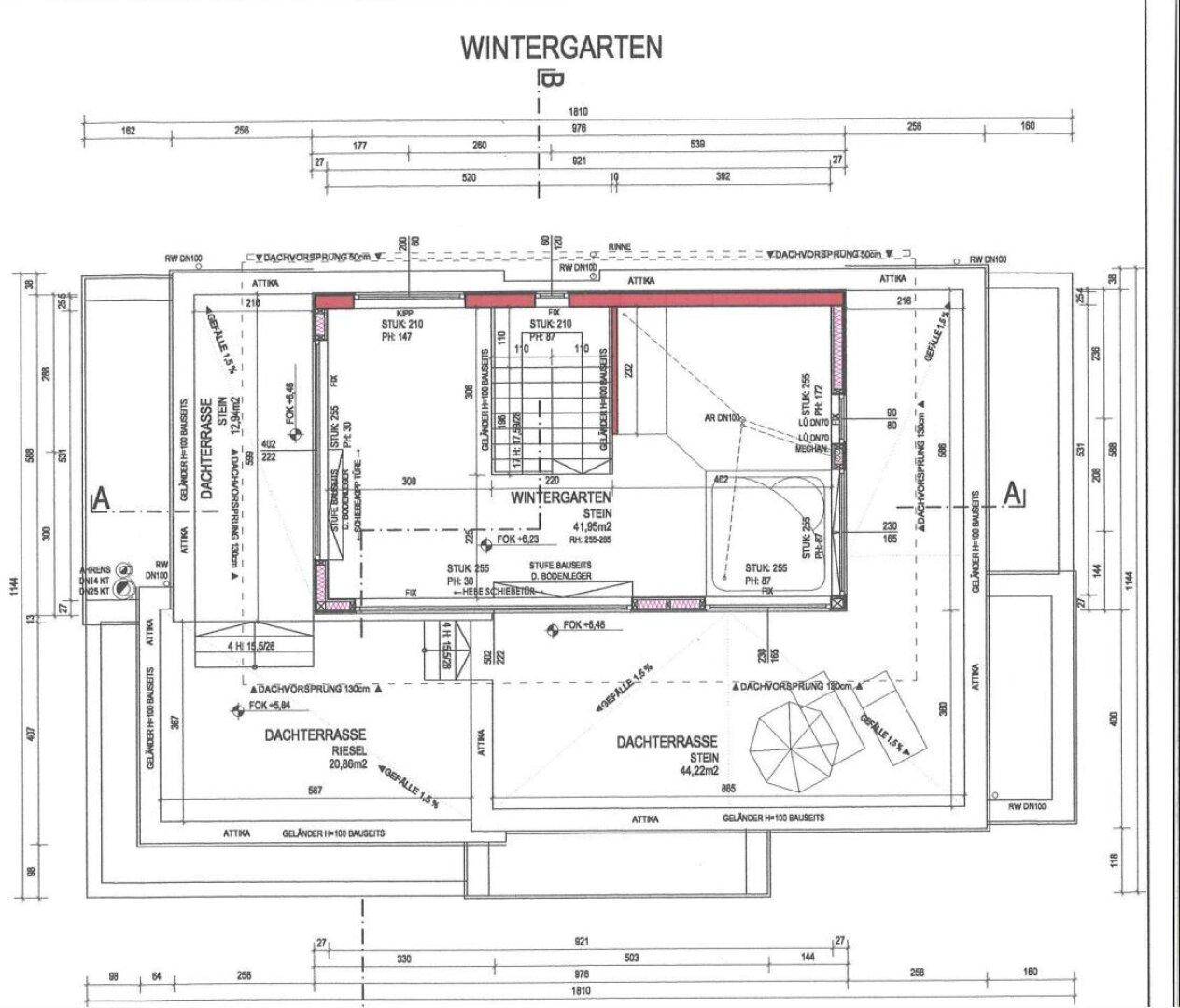 Grundriss des Wintergartens und der großzügigen Dachterrassenbereiche.