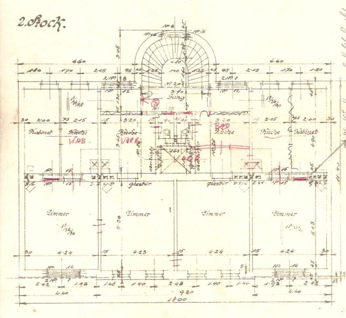Historischer Grundriss des zweiten Stocks mit mehreren Zimmern und Nasszellen.