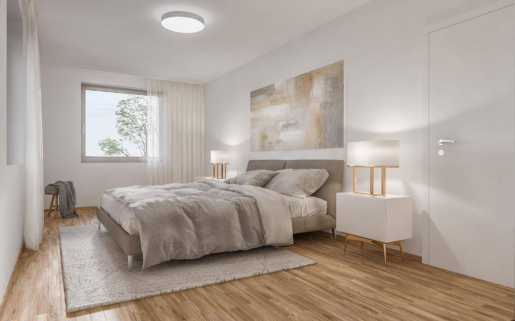 Helles Schlafzimmer mit Holzboden, großem Fenster und moderner, minimalistischer Einrichtung.