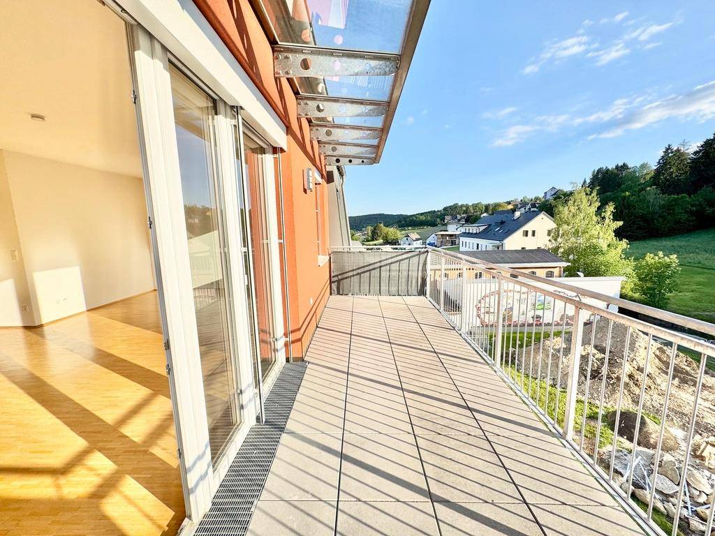 8243 PINGGAU | BALKONTRAUM | HELLE 3 ZIMMER | AUTOSTELLPLATZ INKLUSIVE | OPTIMALE RAUMAUFTEILUNG | TOPLAGE - Ansicht 2